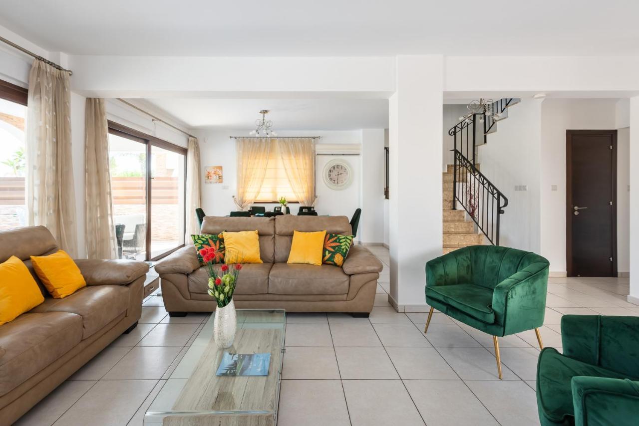 Sea Front Oceanus H3 By Ezoria Villas Agia Napa Buitenkant foto