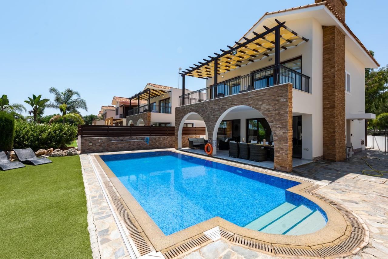 Sea Front Oceanus H3 By Ezoria Villas Agia Napa Buitenkant foto