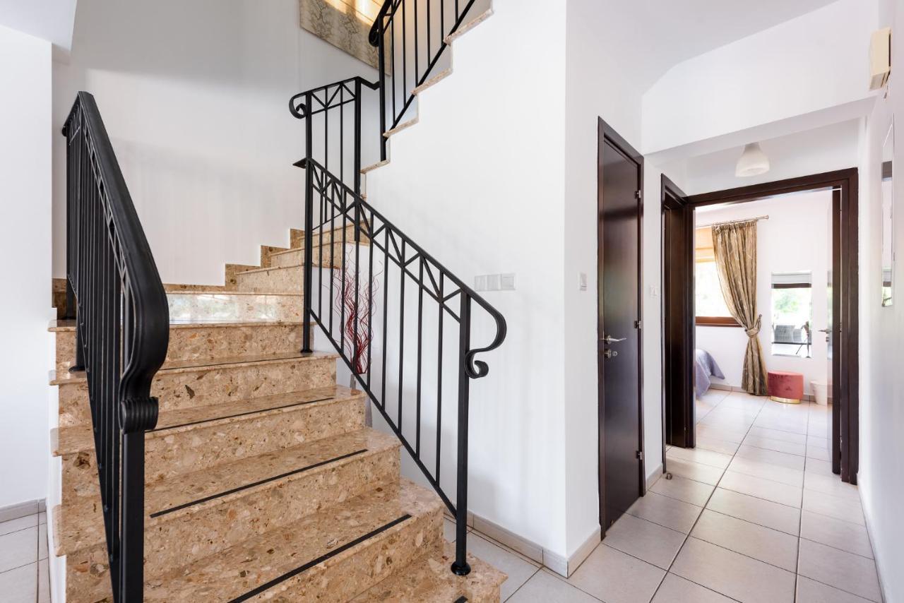 Sea Front Oceanus H3 By Ezoria Villas Agia Napa Buitenkant foto