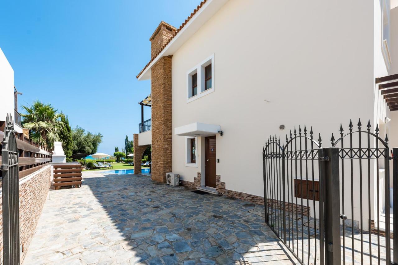 Sea Front Oceanus H3 By Ezoria Villas Agia Napa Buitenkant foto