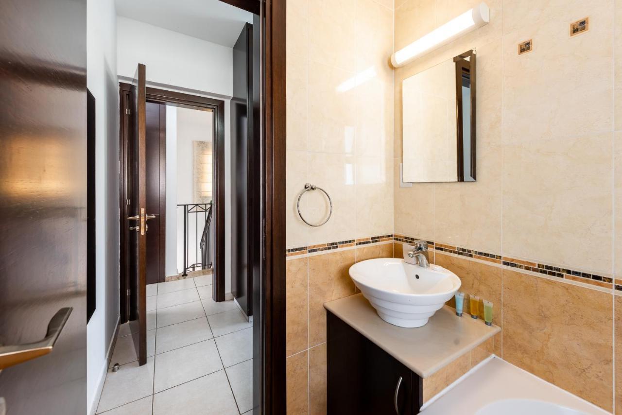 Sea Front Oceanus H3 By Ezoria Villas Agia Napa Buitenkant foto