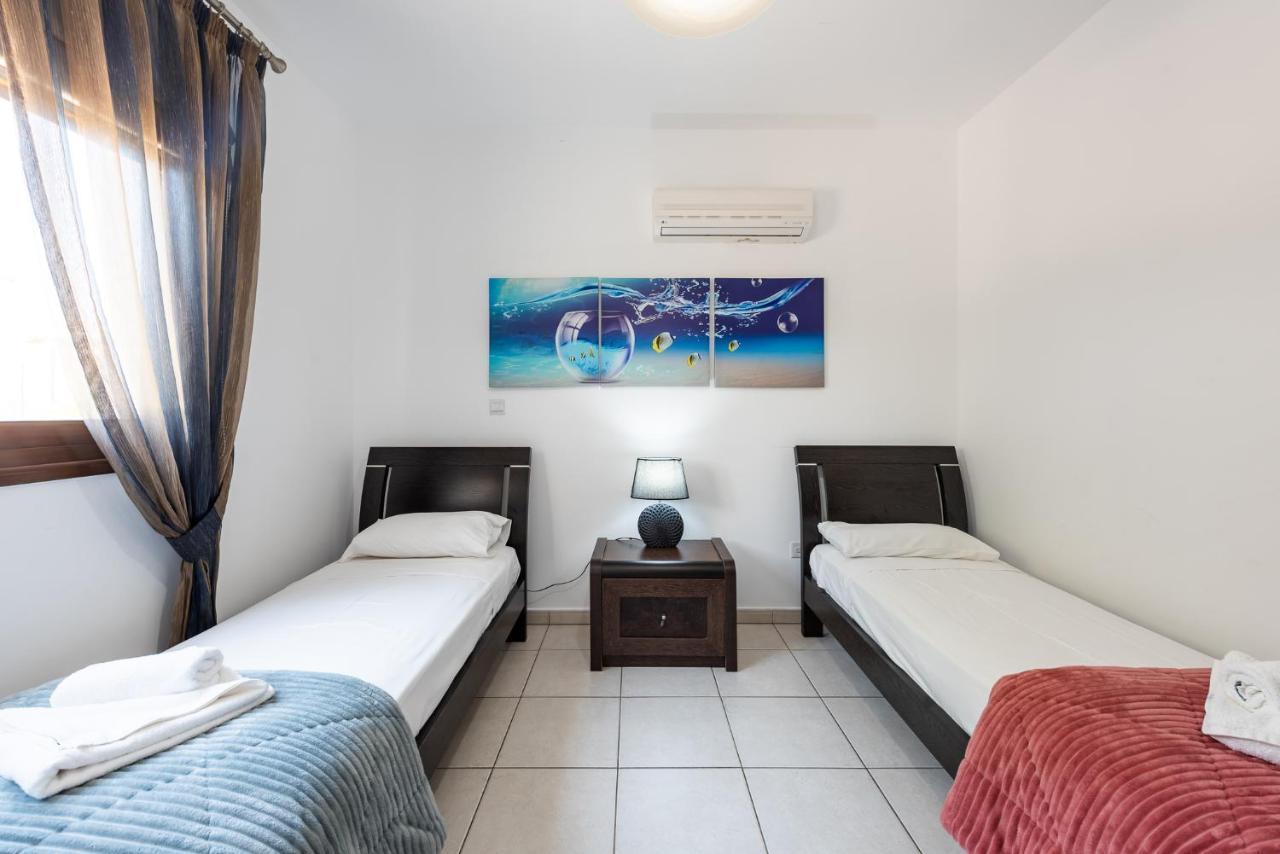 Sea Front Oceanus H3 By Ezoria Villas Agia Napa Buitenkant foto
