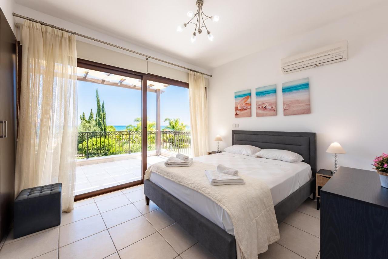 Sea Front Oceanus H3 By Ezoria Villas Agia Napa Buitenkant foto