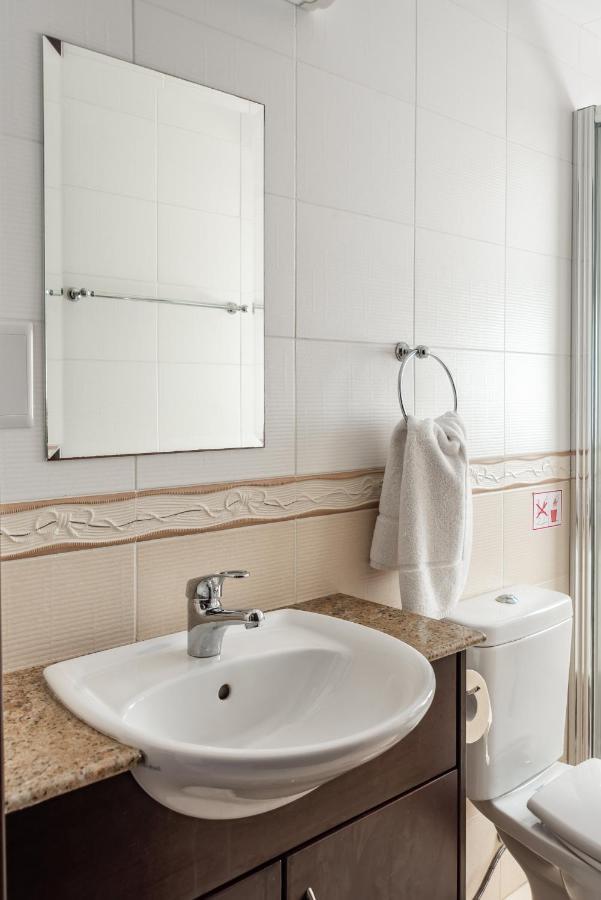 Sea Front Oceanus H3 By Ezoria Villas Agia Napa Buitenkant foto