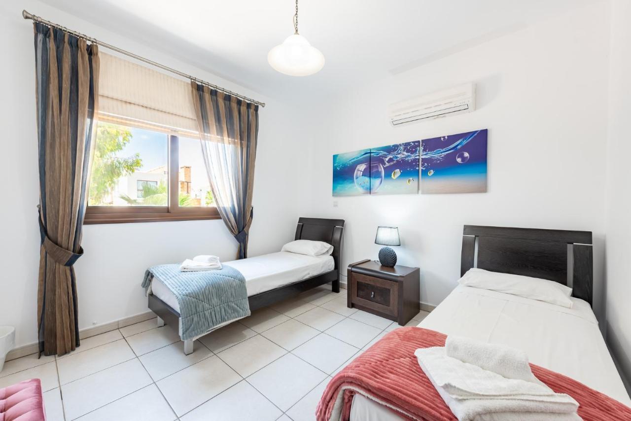 Sea Front Oceanus H3 By Ezoria Villas Agia Napa Buitenkant foto