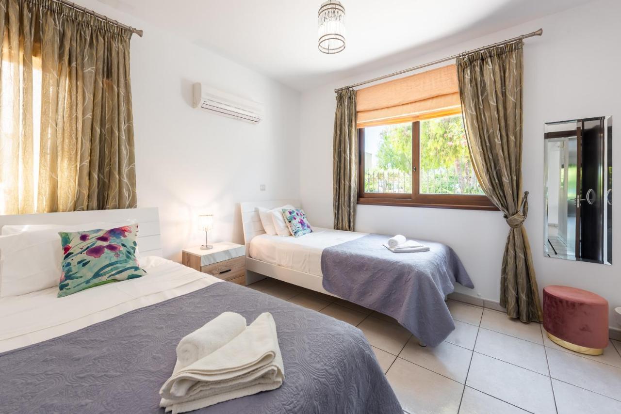 Sea Front Oceanus H3 By Ezoria Villas Agia Napa Buitenkant foto