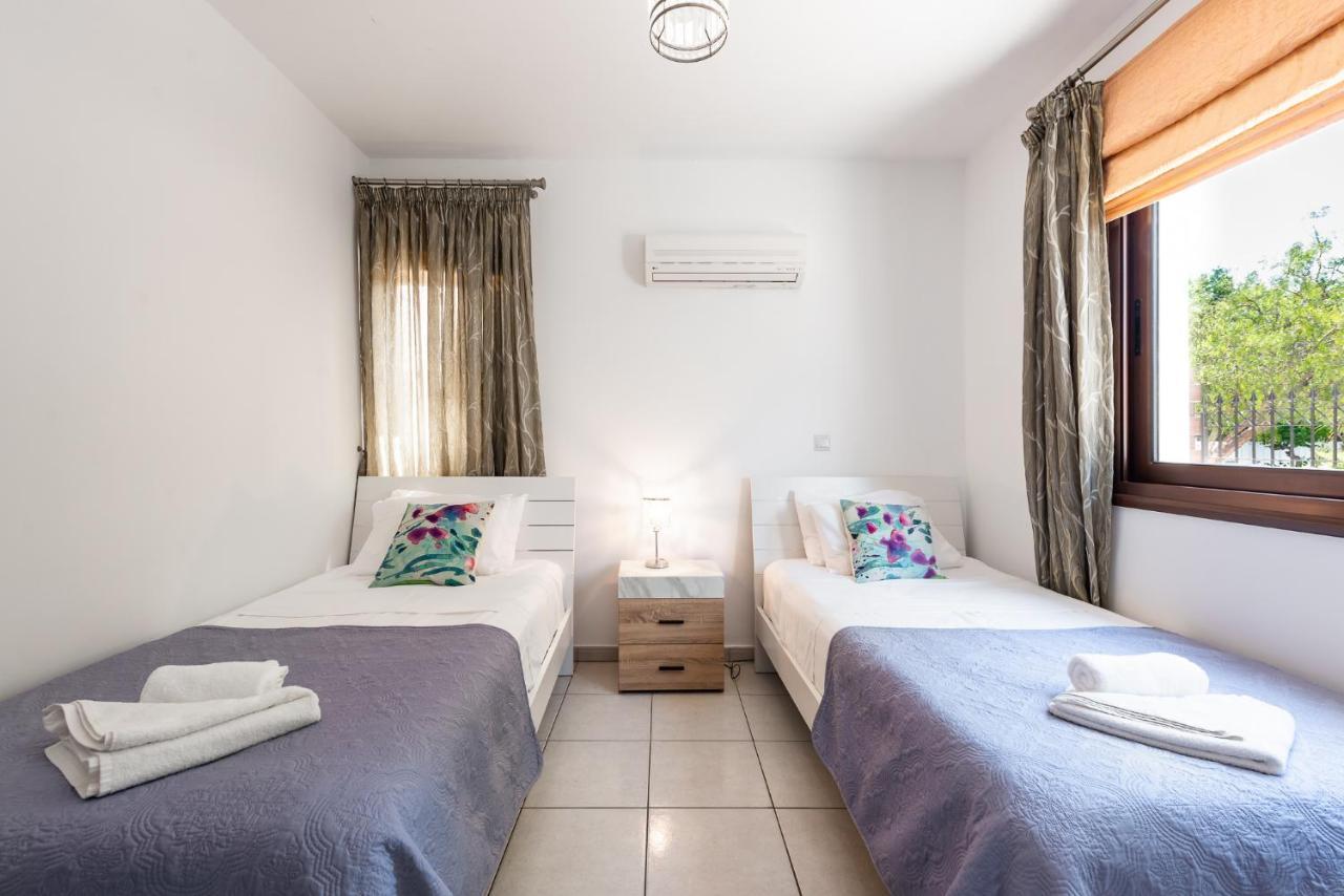 Sea Front Oceanus H3 By Ezoria Villas Agia Napa Buitenkant foto
